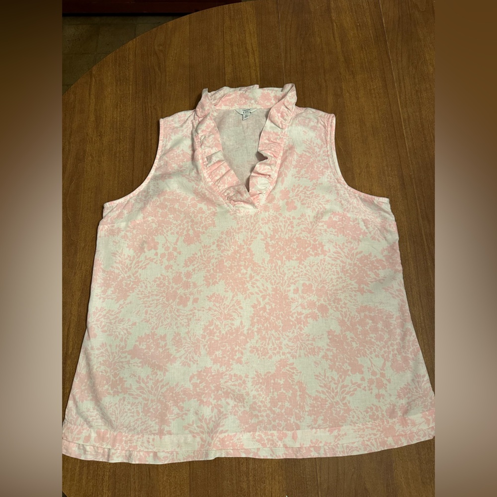 crown & ivy Pink and White Ruffle V-Neck Sleeveless Top
